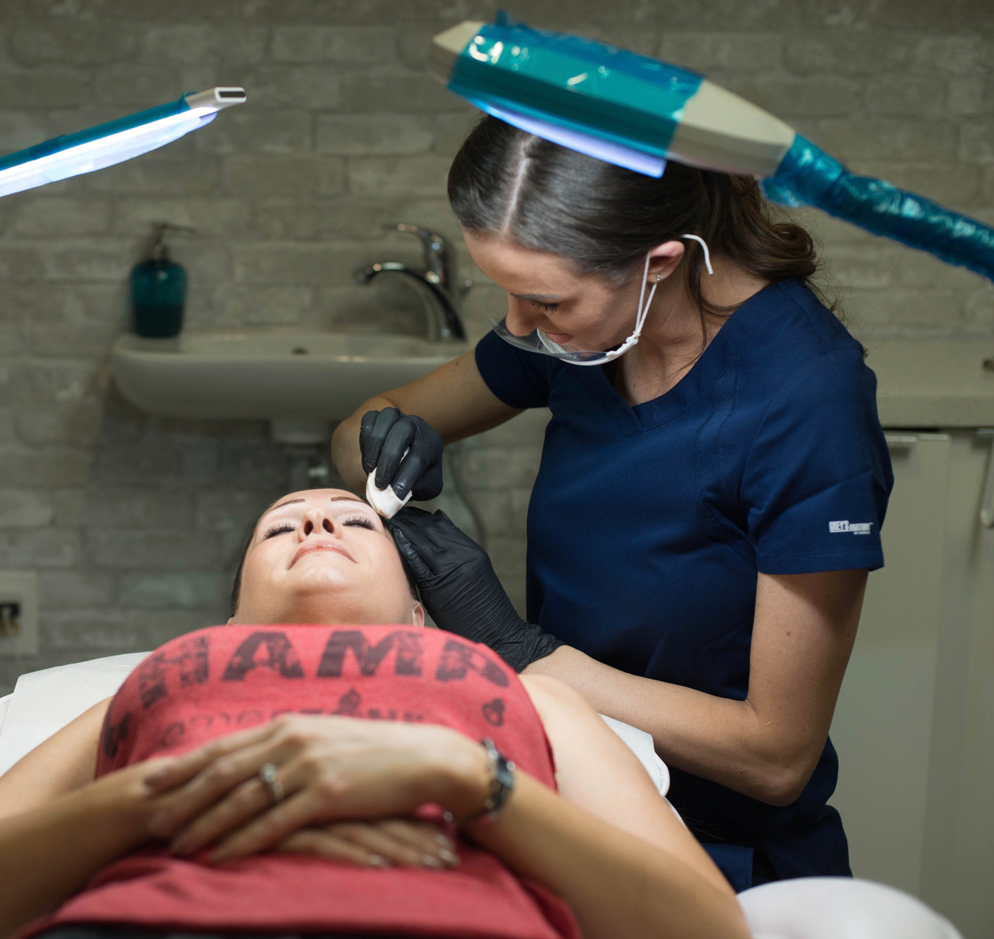 Ombre Brows with a Curved Mag webinar